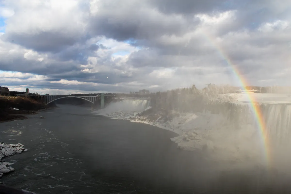 Toronto_Niagara_Falls_Rainbow01